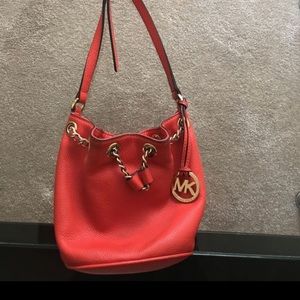 Michael Kors sm crossbody bucket w/ drawstring